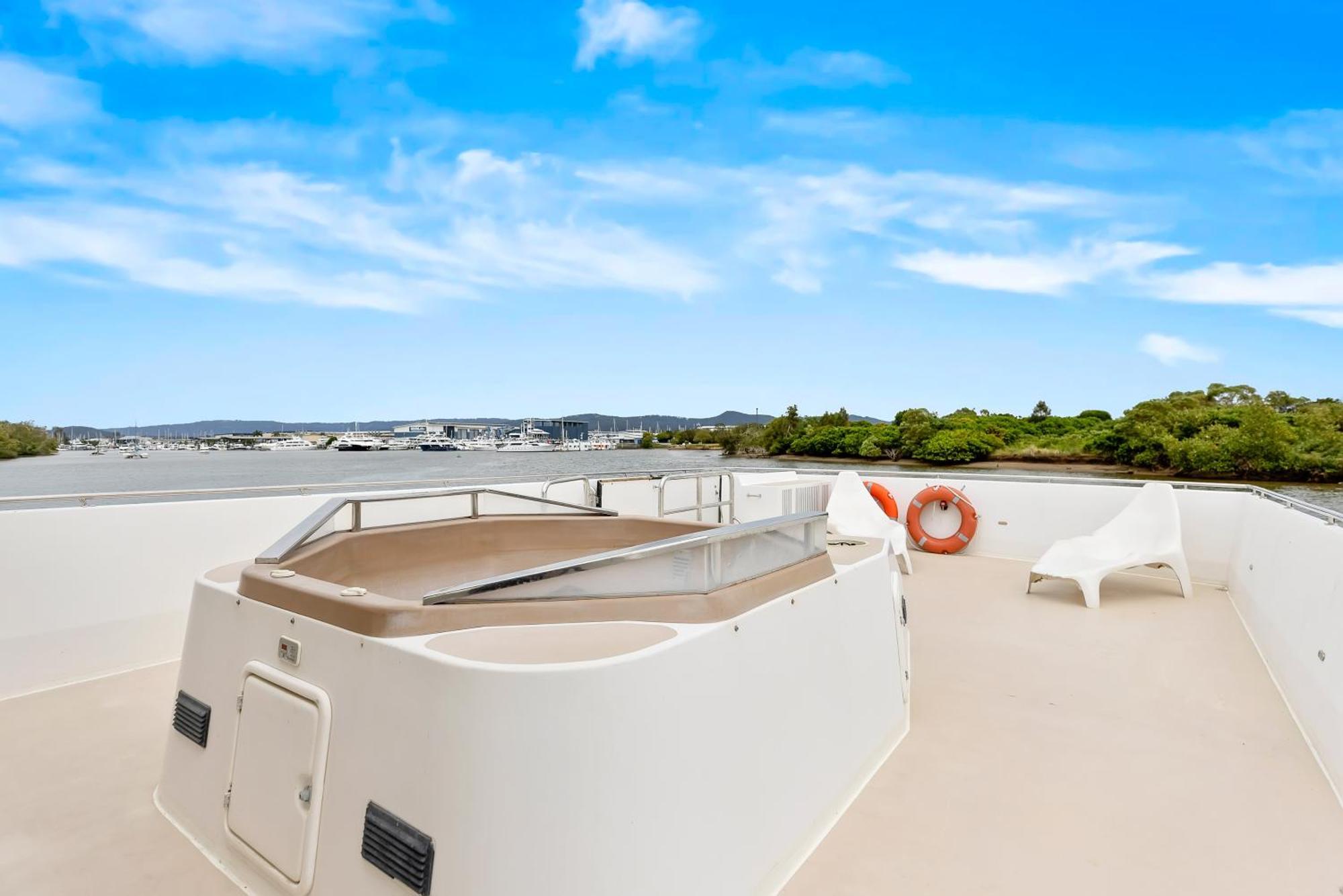 Coomera Houseboats 4*