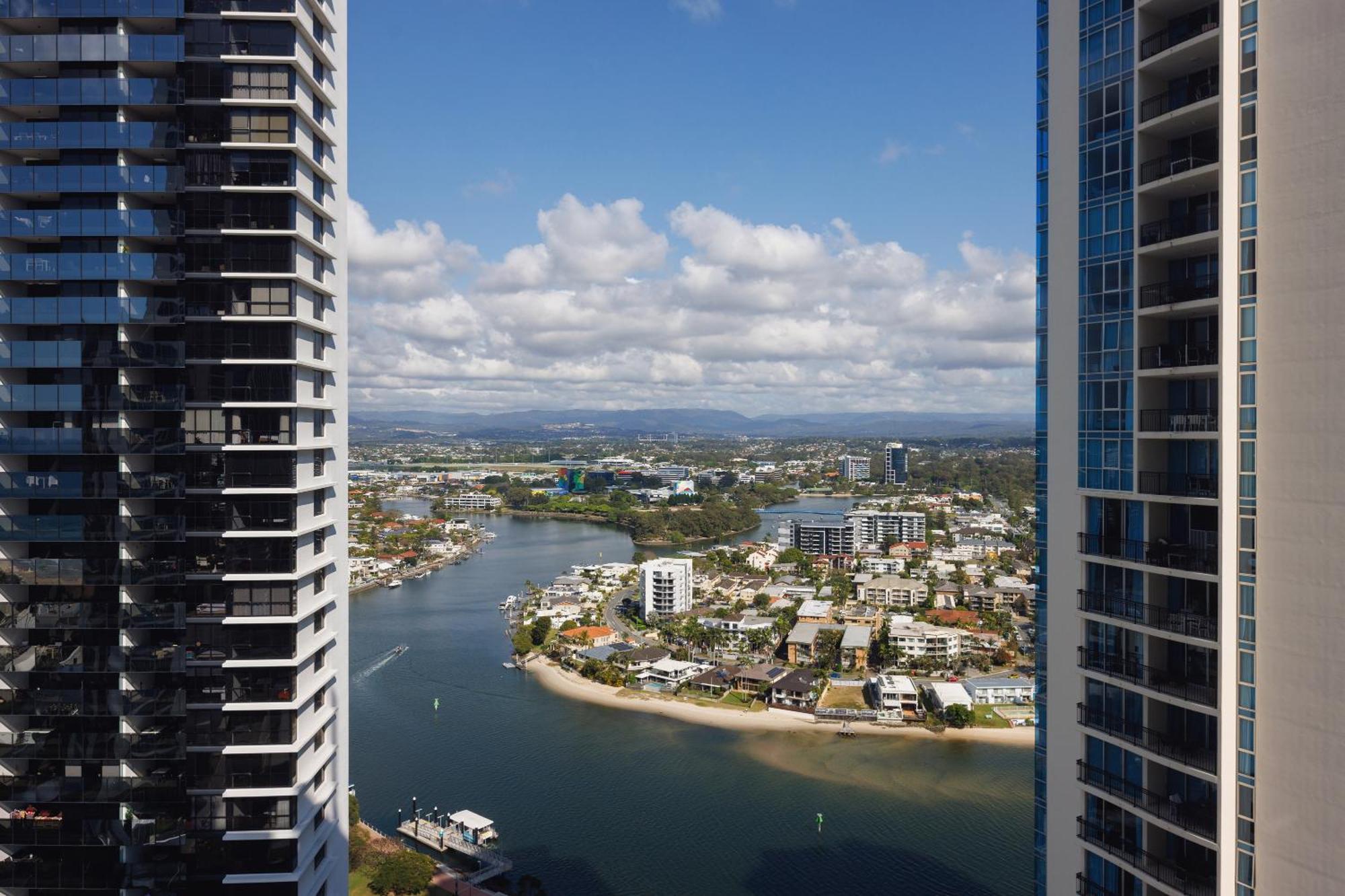 Apartment Chevron Renaissance Gold Coast