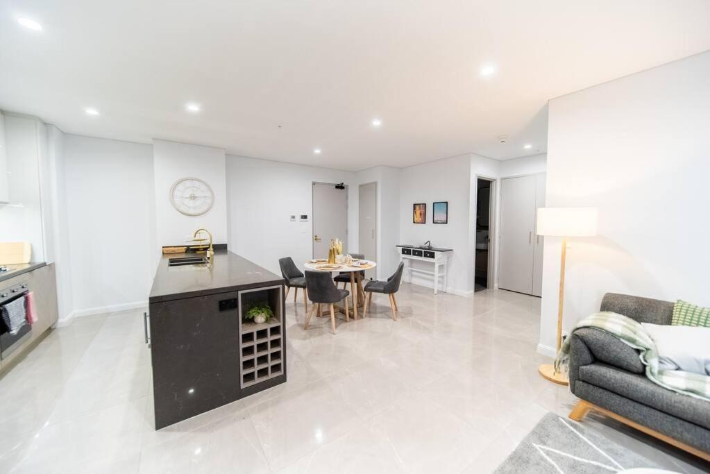 Sea Fever - Lv 65 Skyhome On Ocean Meriton Apartamento *