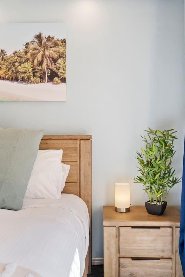 Sunalia - Dual-storey Chic On Chevron Island Apartment *