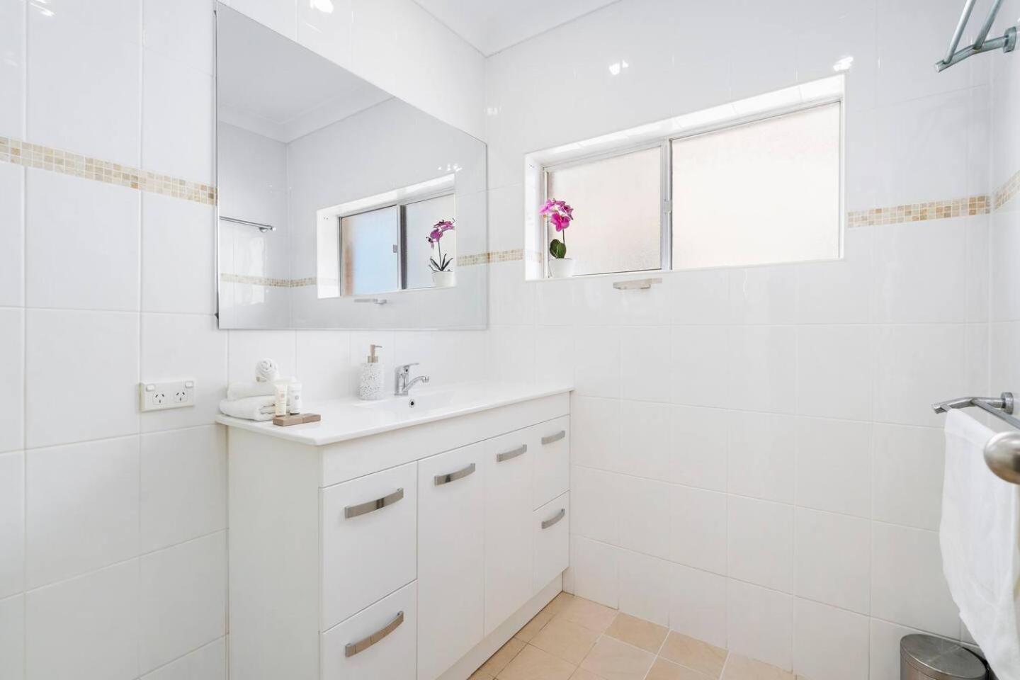 Apartment Sunalia - Dual-storey Chic On Chevron Island *