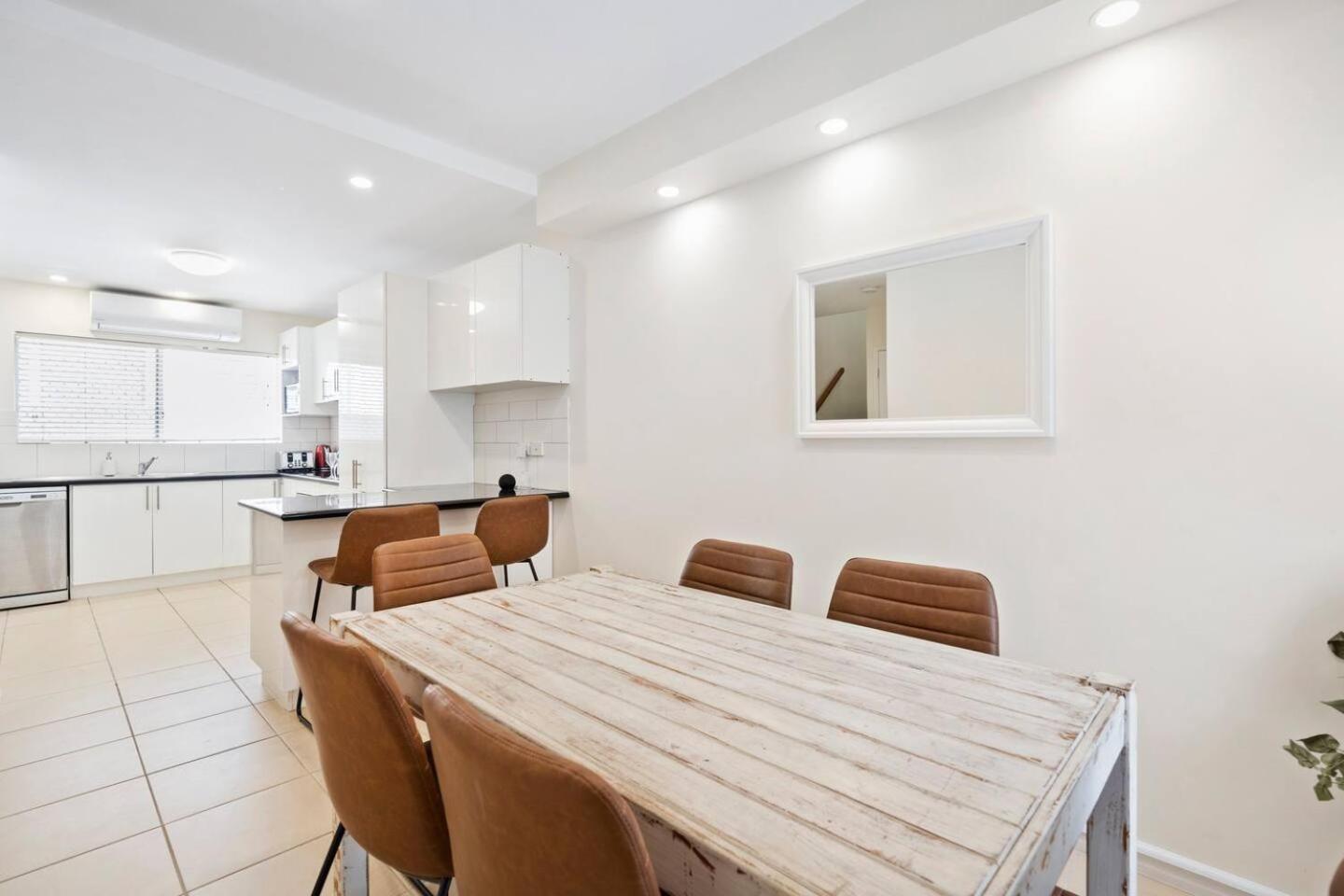 Sunalia - Dual-storey Chic On Chevron Island * Gold Coast