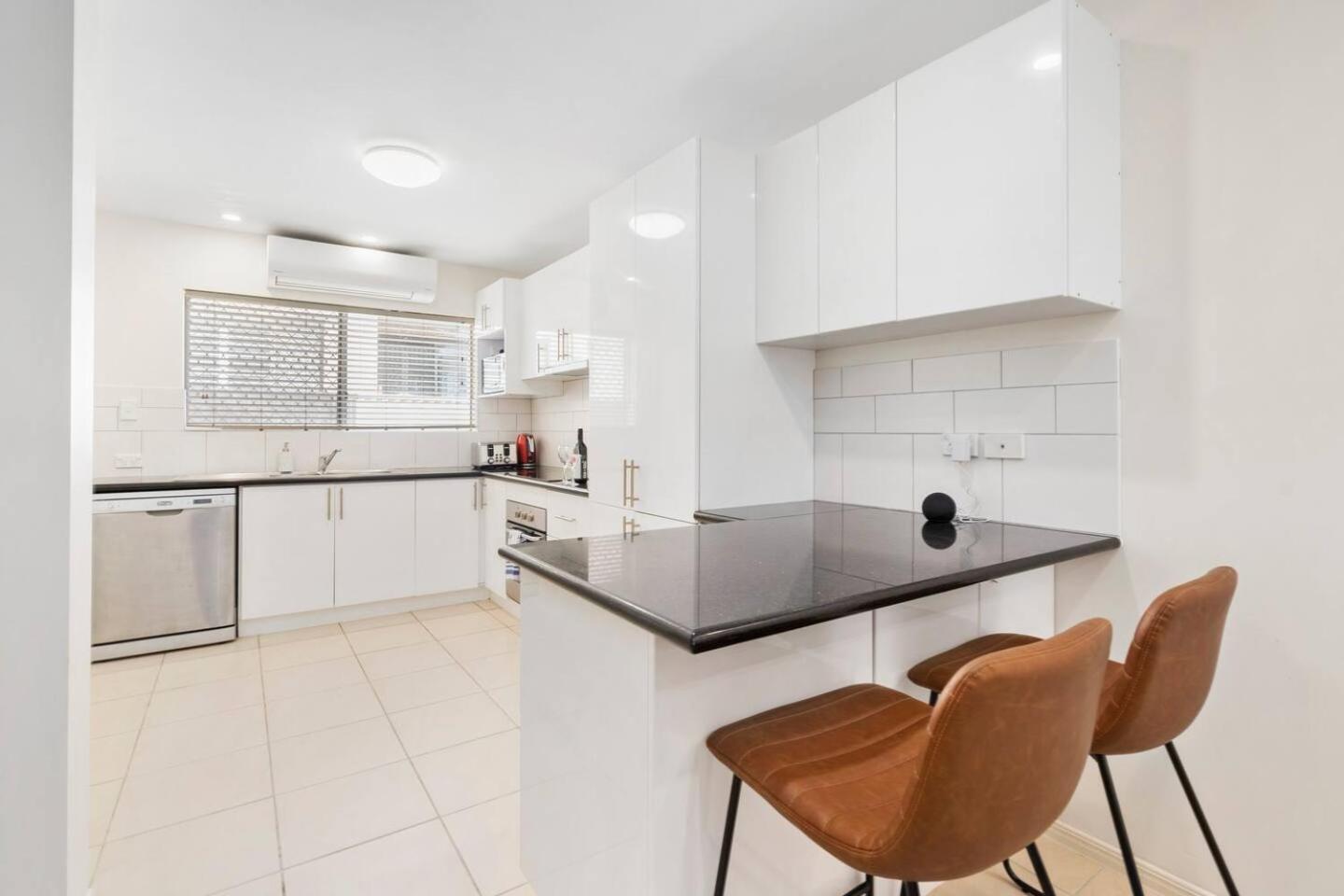 Apartment Sunalia - Dual-storey Chic On Chevron Island Gold Coast