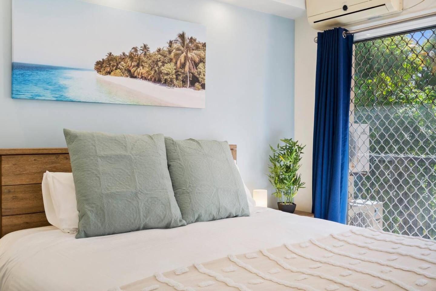Sunalia - Dual-storey Chic On Chevron Island Apartment *