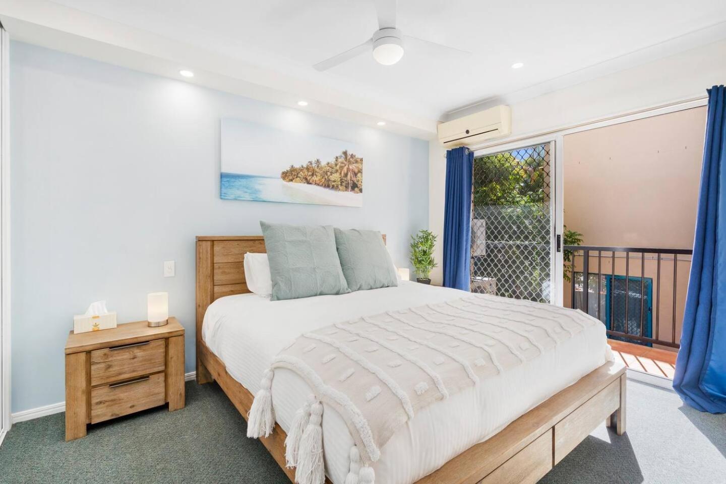 Apartment Sunalia - Dual-storey Chic On Chevron Island Gold Coast