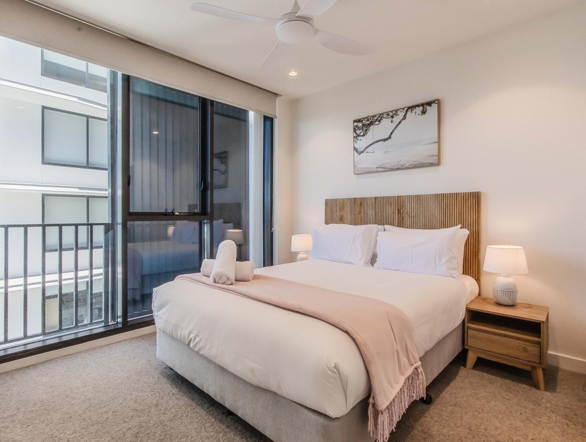Hemingway Palm - Premium Oceanview By Burleigh Letting *