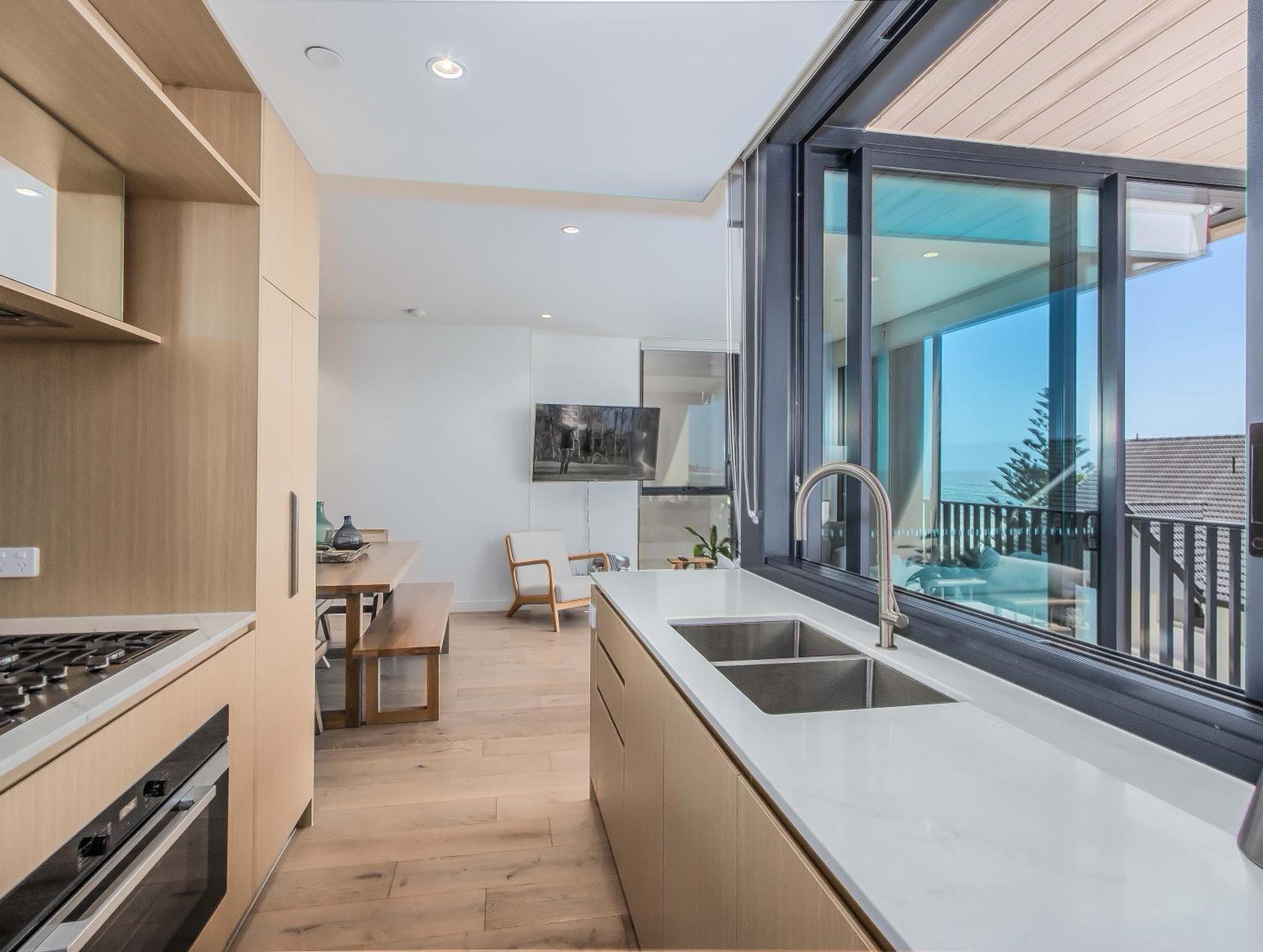 Apartment Hemingway Palm - Premium Oceanview By Burleigh Letting