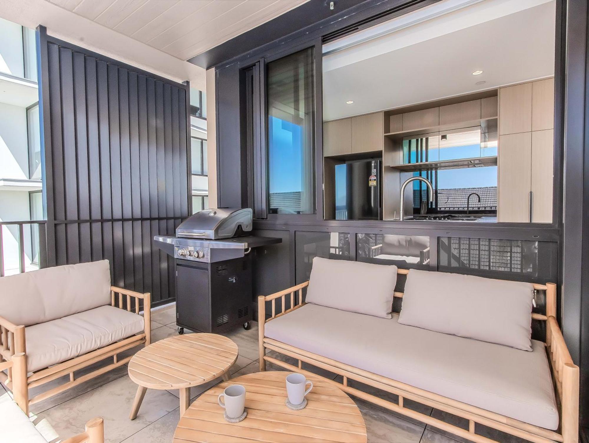 Hemingway Palm - Premium Oceanview By Burleigh Letting Apartment *