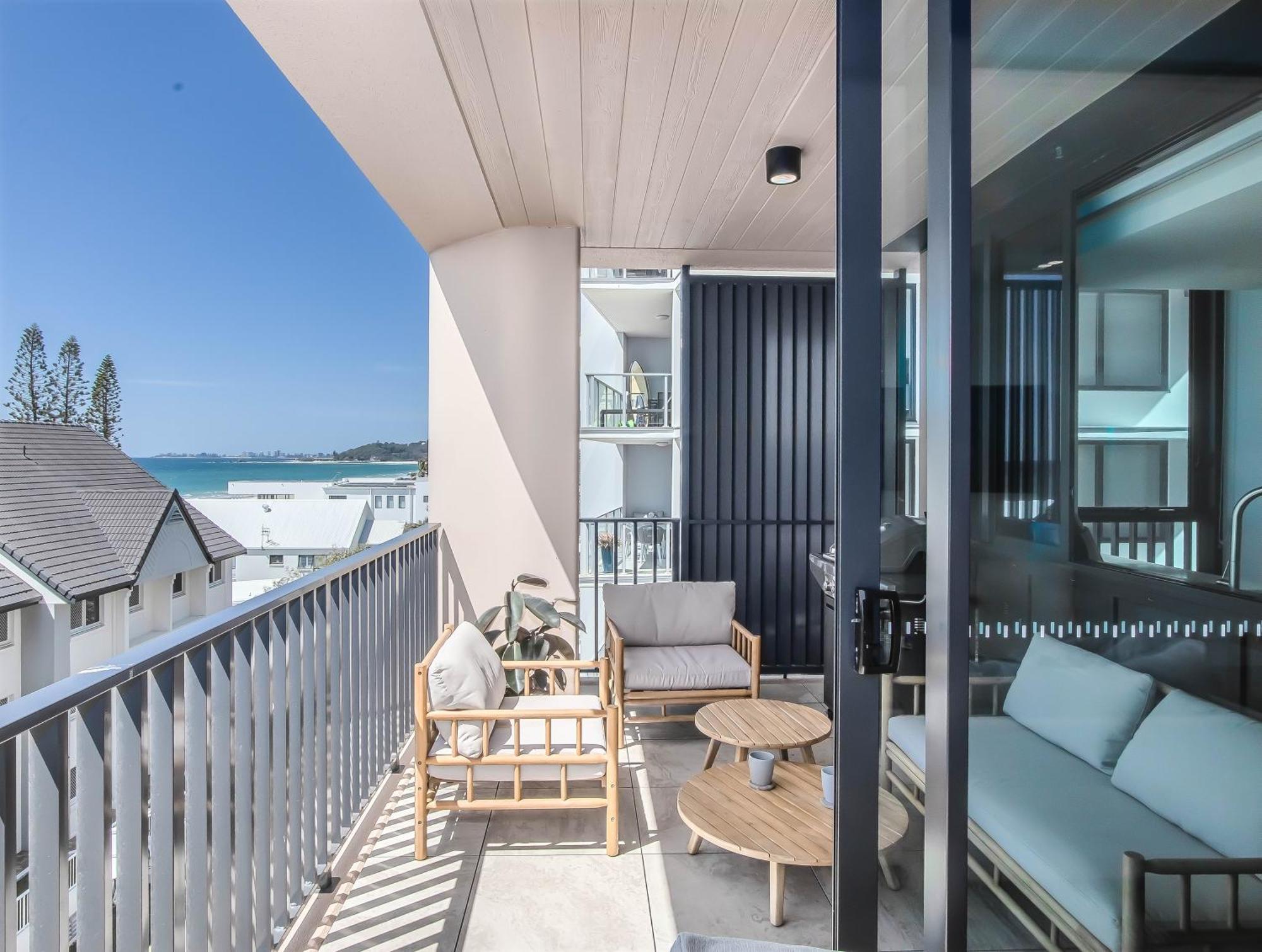 Hemingway Palm - Premium Oceanview By Burleigh Letting Apartment