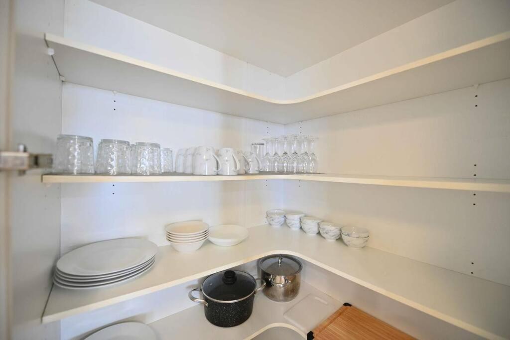 Oceanview Located In The Heart Of Surfers - Self Contained, Privately Managed * Gold Coast