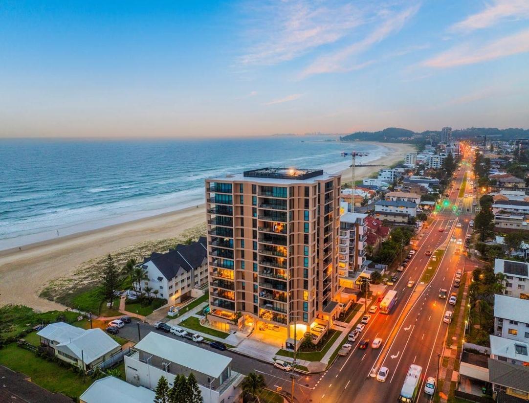 Hemingway Palm - Premium Oceanview By Burleigh Letting *