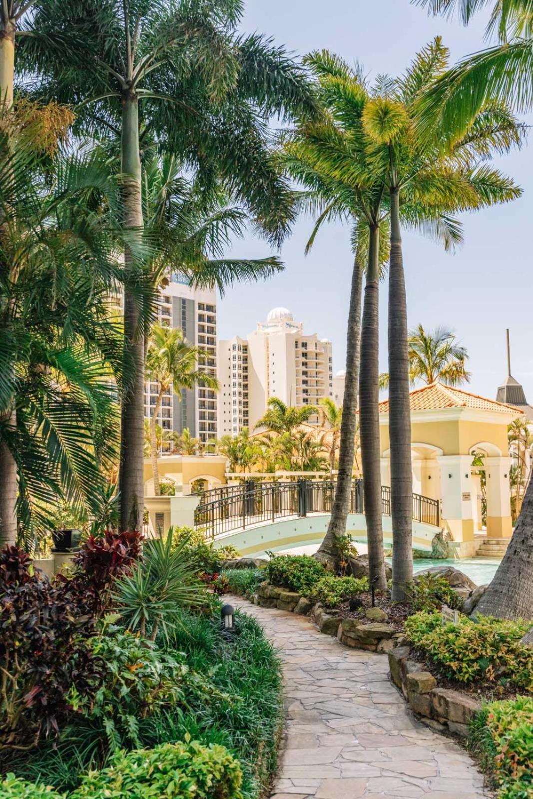 Apartamento Style Chevron Surfers Paradise By Travels