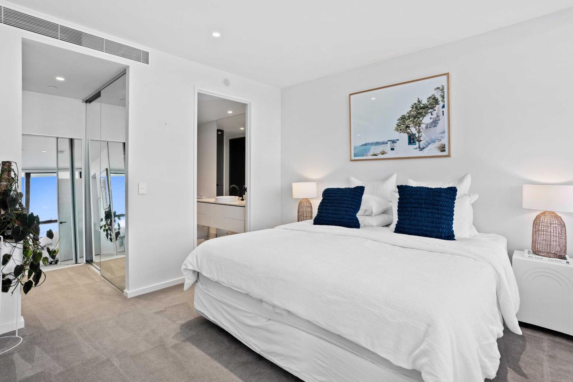 Palm Luxury With Hinterland Views *