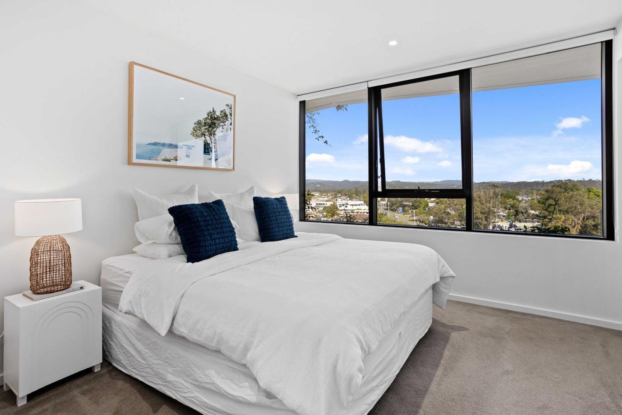 Palm Luxury With Hinterland Views *