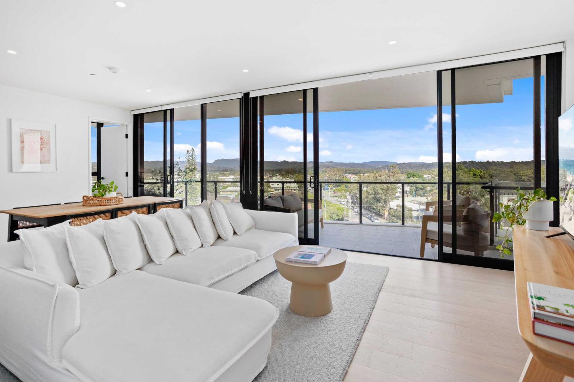 Palm Luxury With Hinterland Views Gold Coast