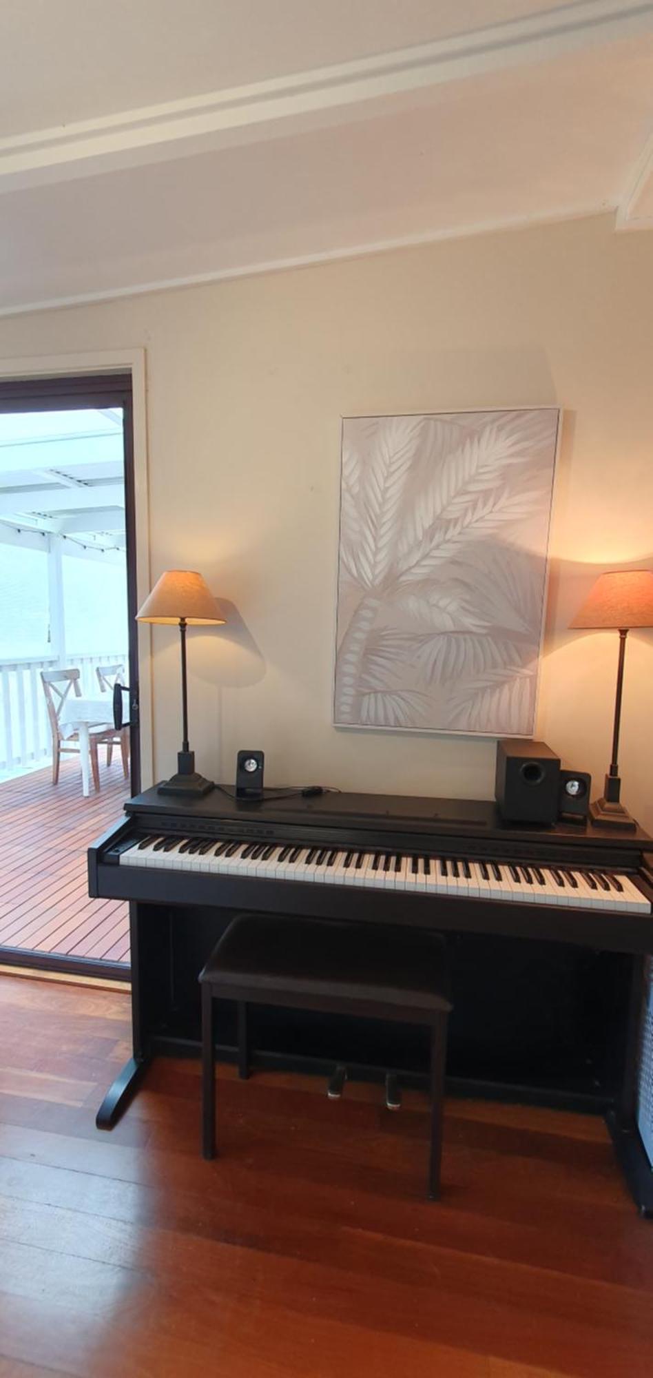 Family Retreat, 1 And Half Kms, Shops, Full Apartment