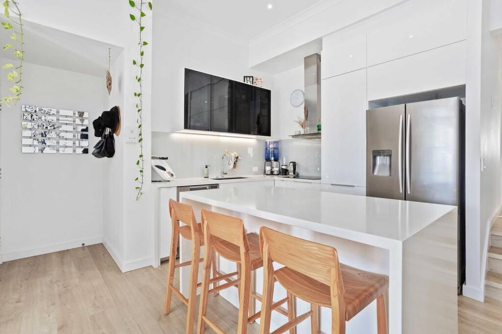 Hillside In The Heart Of Burleigh! Apartamento