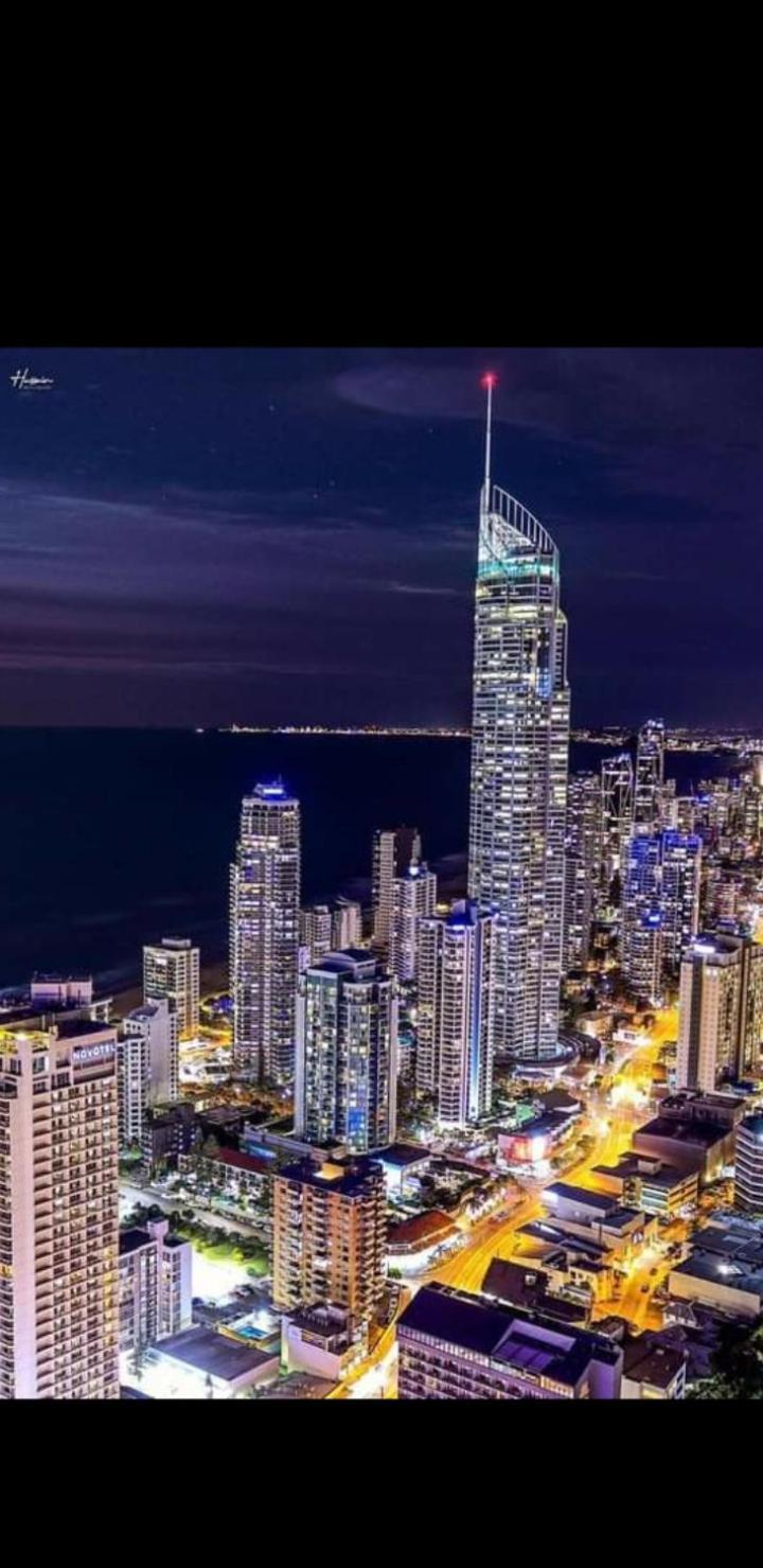 L36 Skyline View Lux And Modern At Q1 2br 1b 1c Apartment Gold Coast