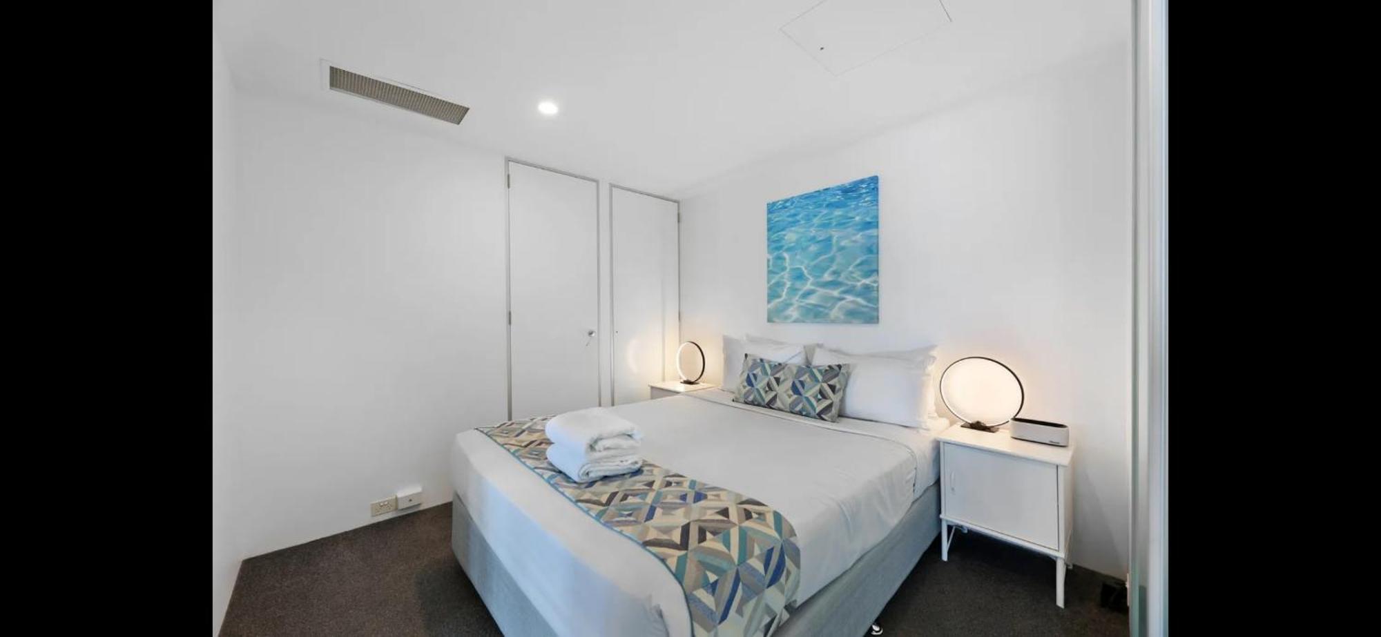 Apartment L36 Skyline View Lux And Modern At Q1 2br 1b 1c Gold Coast