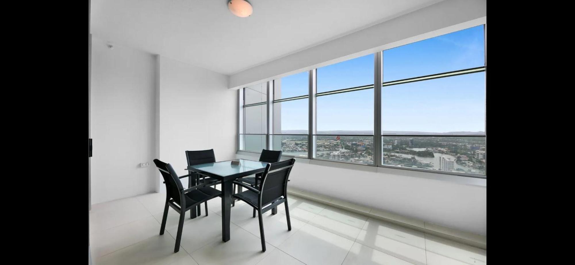 L36 Skyline View Lux And Modern At Q1 2br 1b 1c Apartment Gold Coast