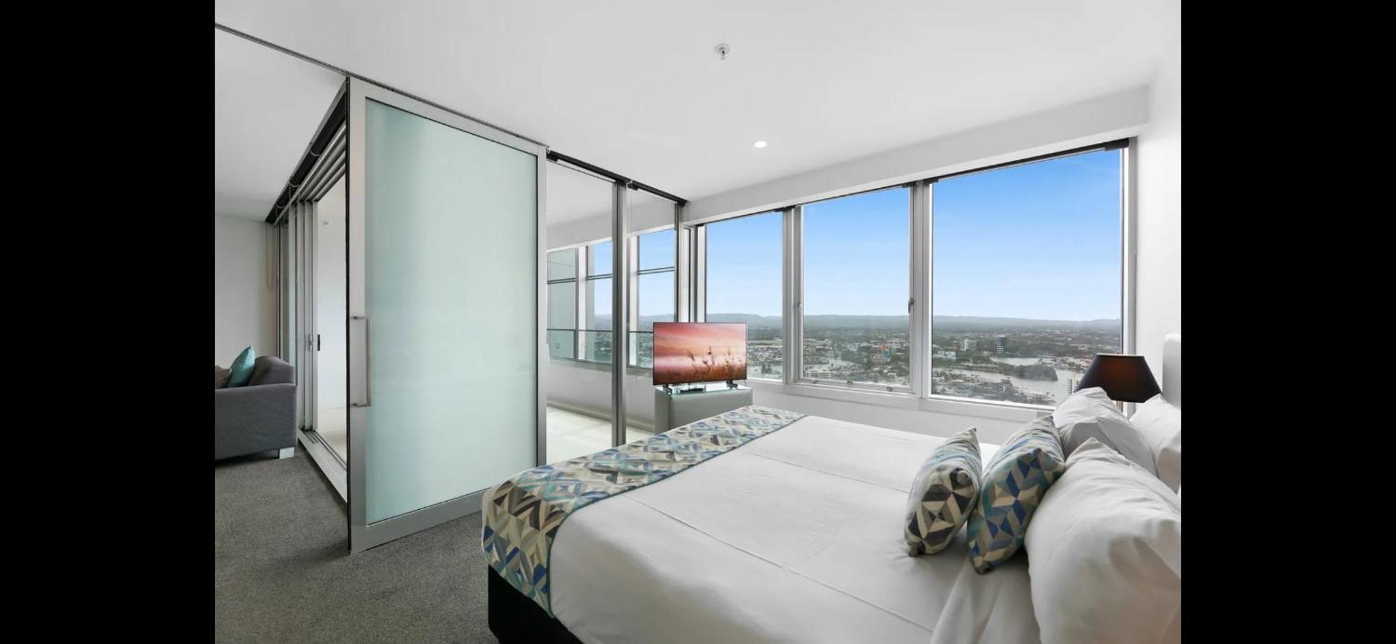 Apartment L36 Skyline View Lux And Modern At Q1 2br 1b 1c Gold Coast