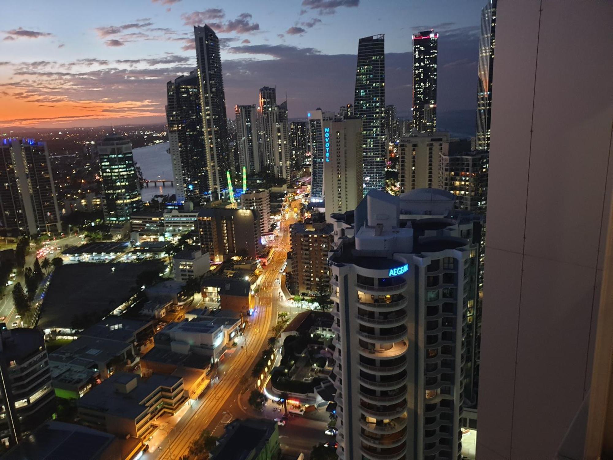 L36 Skyline View Lux And Modern At Q1 2br 1b 1c *