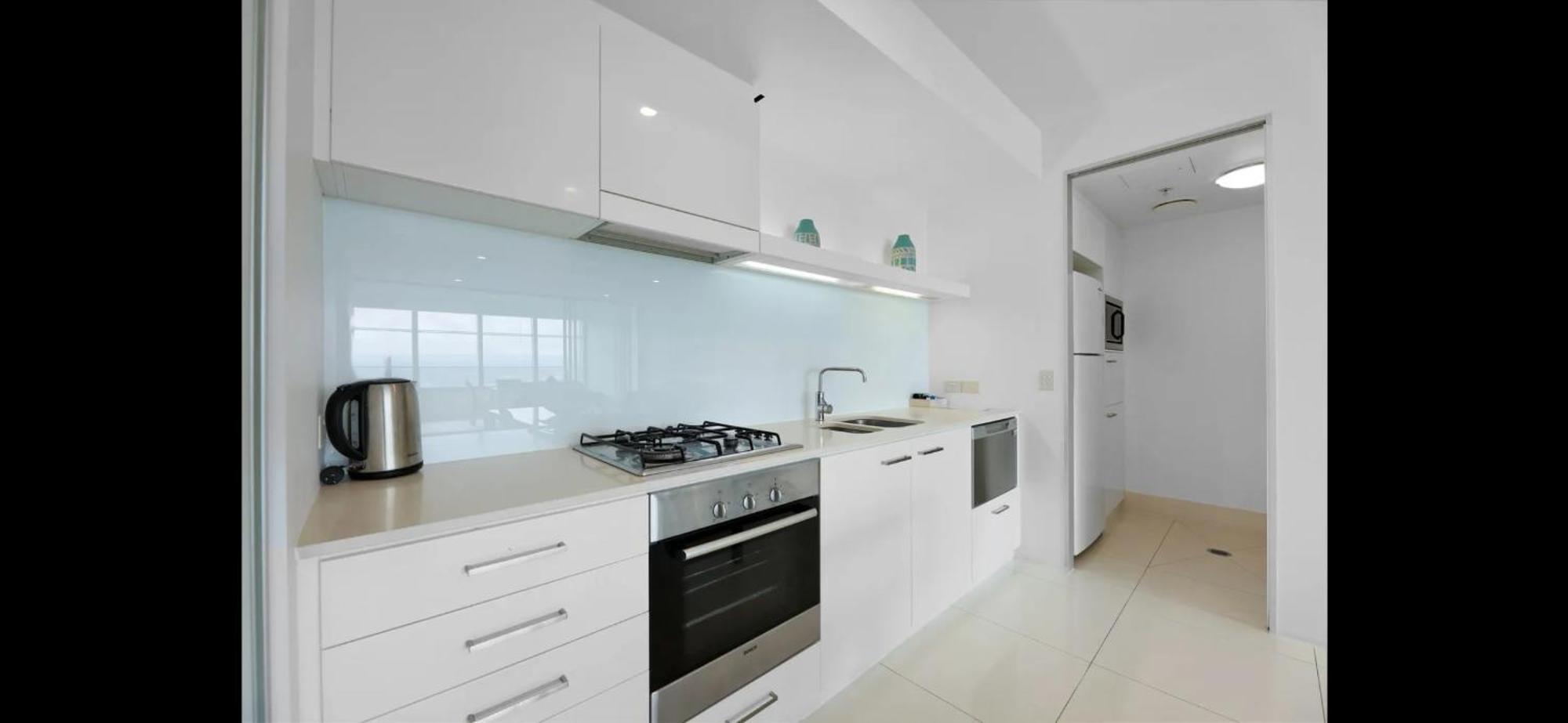 Apartment L36 Skyline View Lux And Modern At Q1 2br 1b 1c Gold Coast