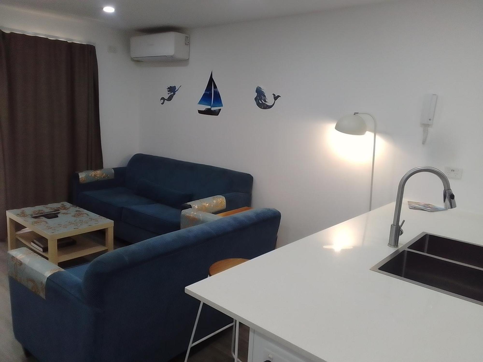 Surfers Tradewinds Hotel