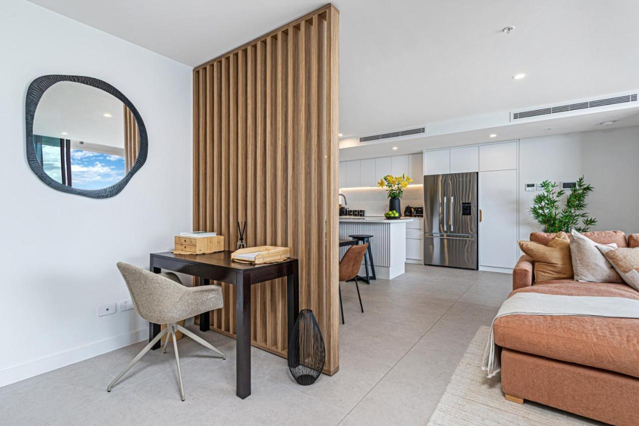 Seaview Luxury Palm