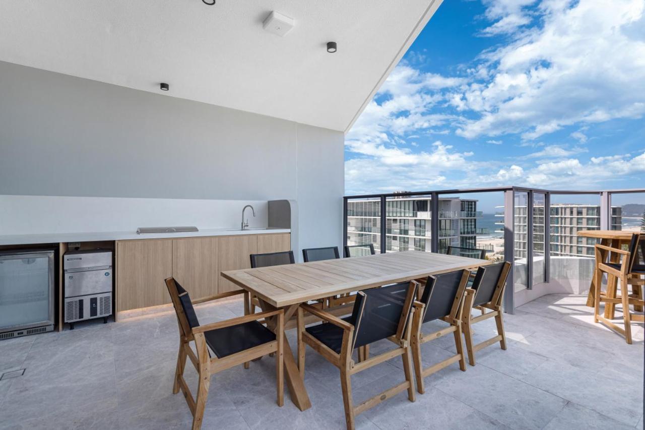 Seaview Luxury Palm