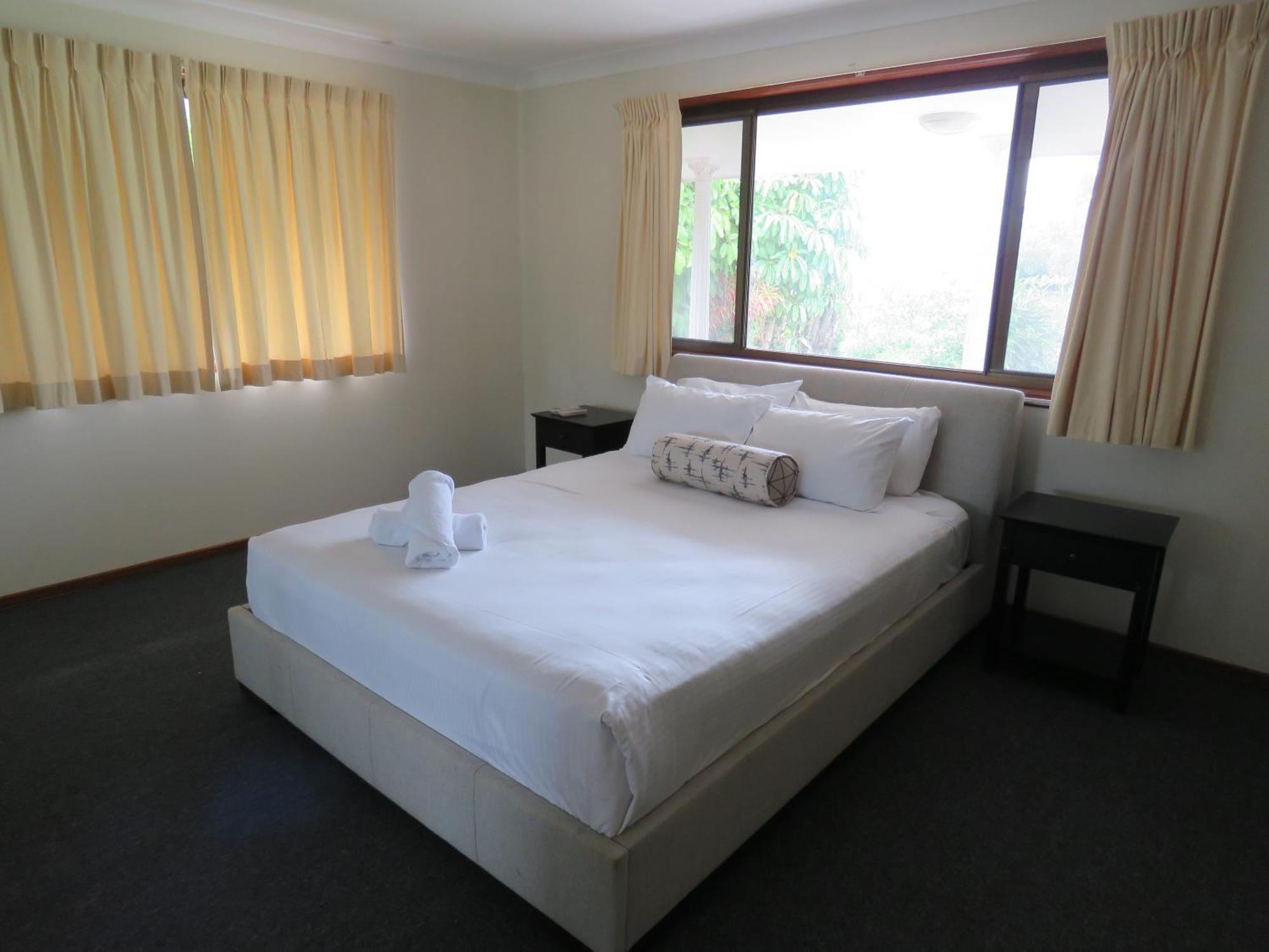 Waterfront House In Currumbin
