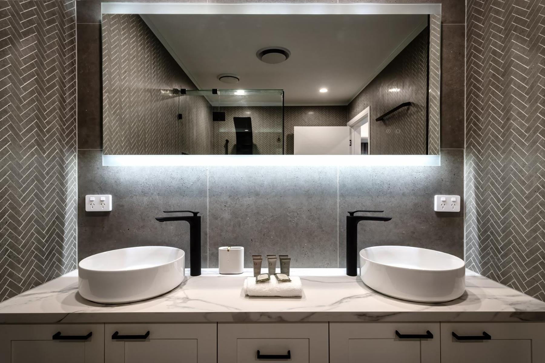 Armrick Seaside Broadbeach Gold Coast