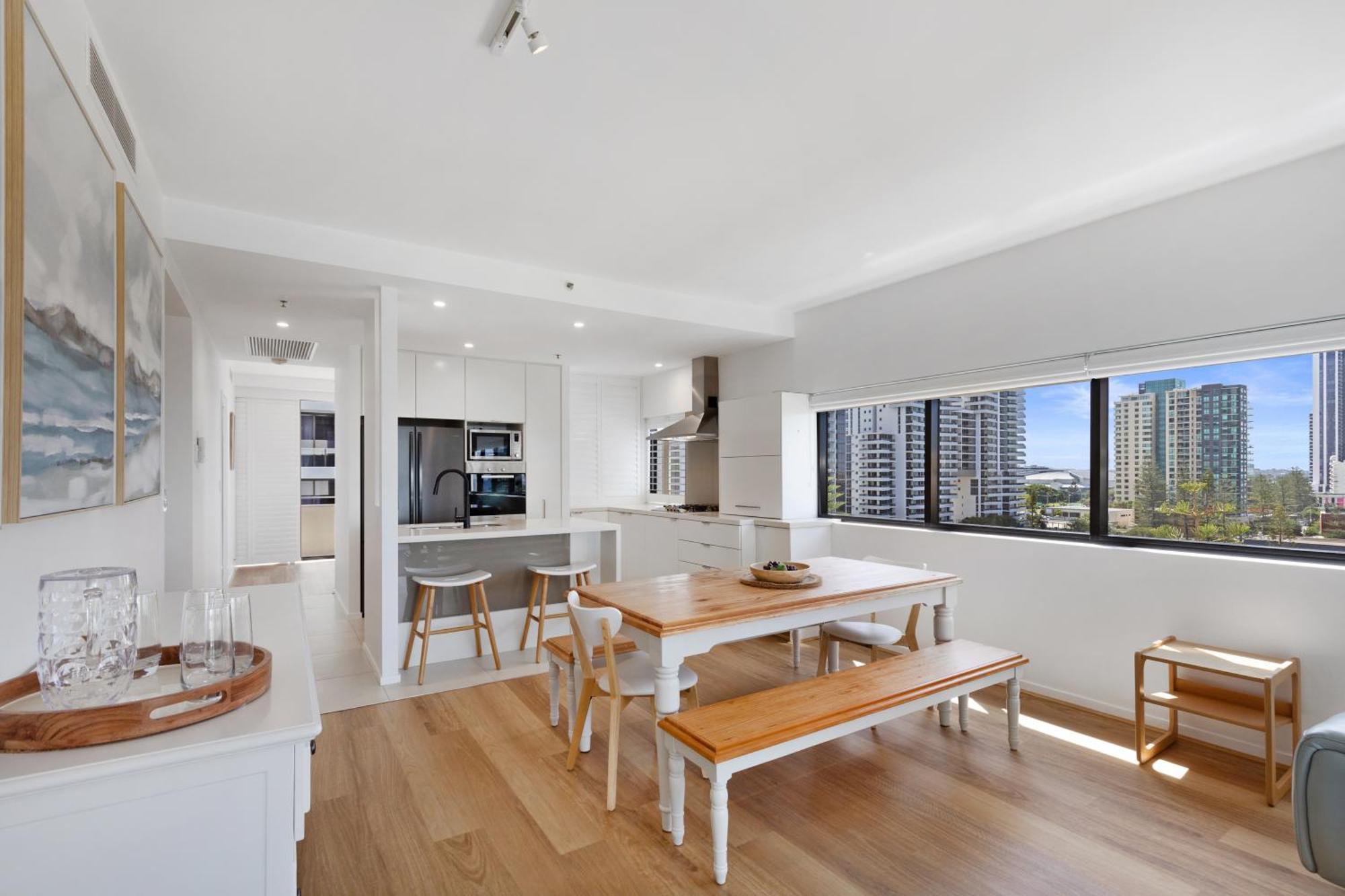 Resort Ultra Broadbeach 4*