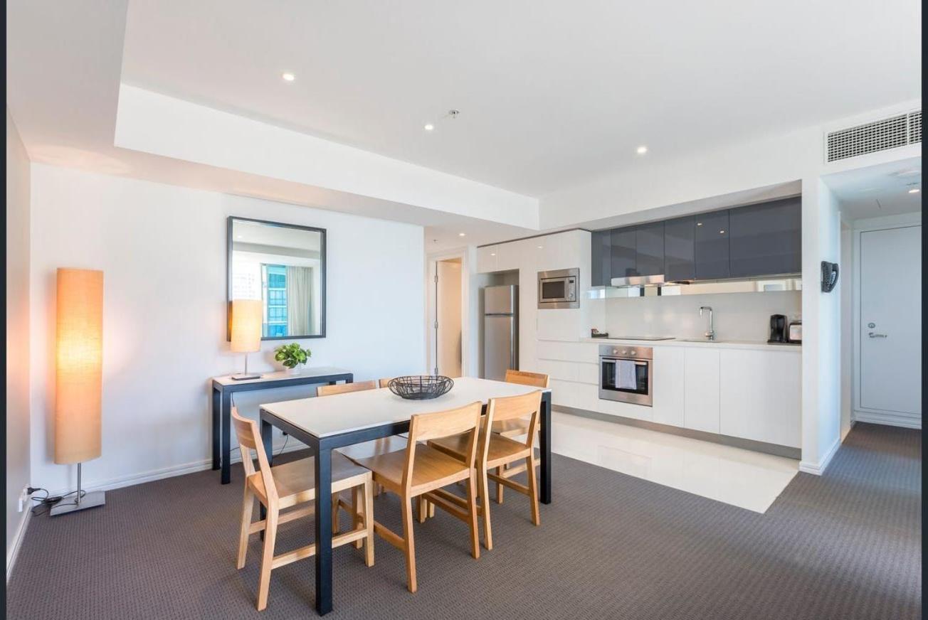 H Star Residences-- Paradise Stayz * Gold Coast