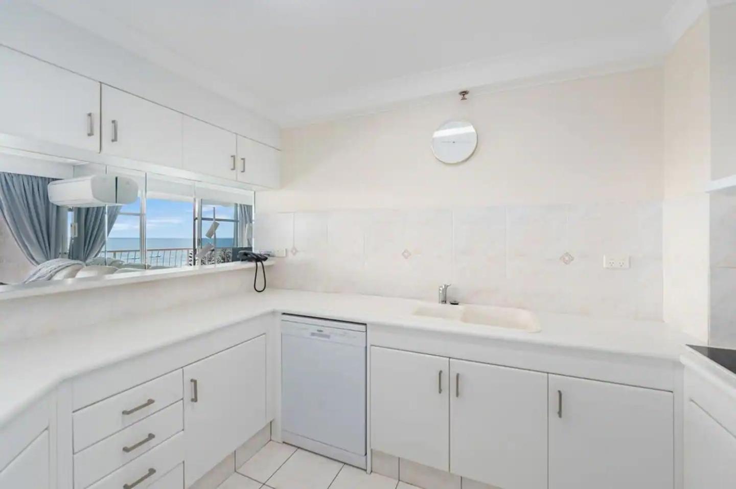 8th Floor Ocean View Apartment