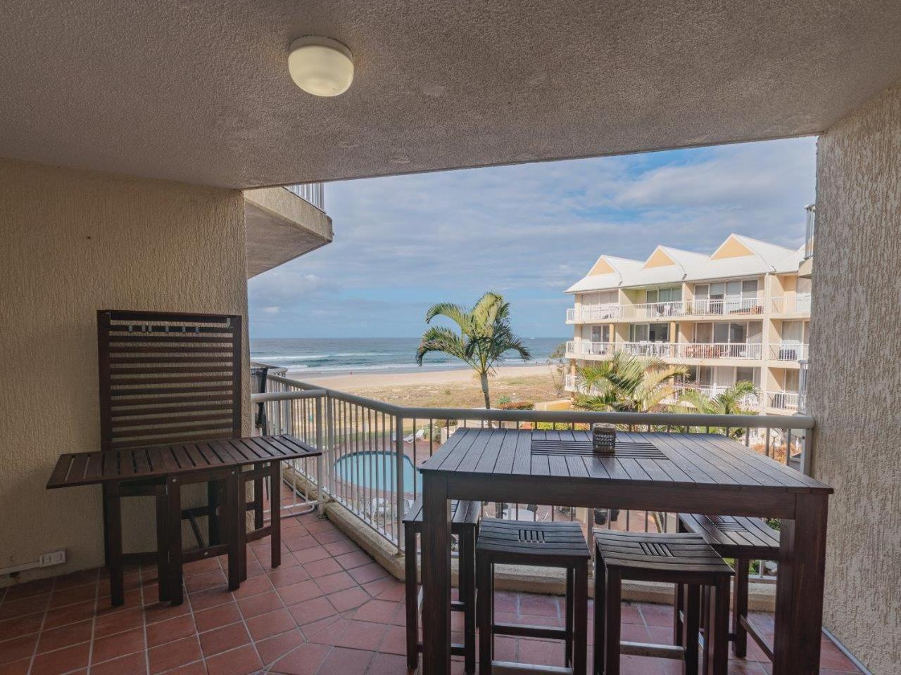 Crystal Beachfront Aparthotel