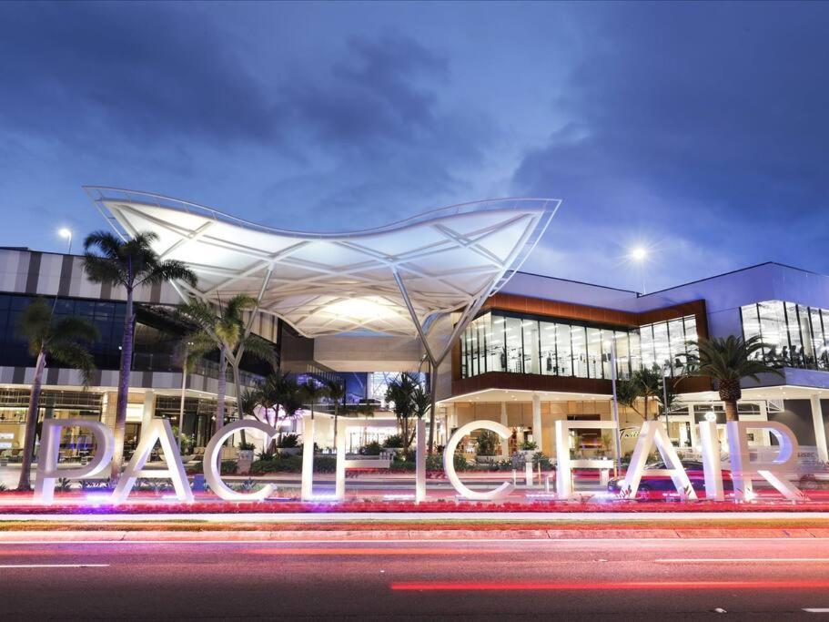Prime Broadbeach Location Wpool Free Onsite Parking Apartment *