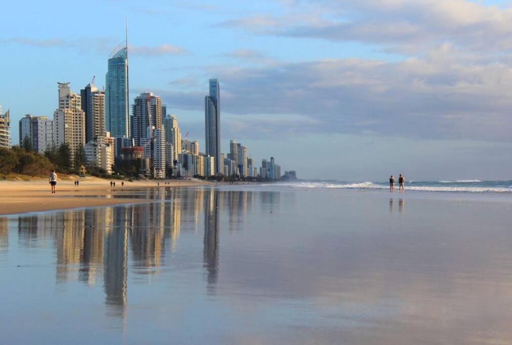 Apartment Prime Broadbeach Location Wpool Free Onsite Parking Gold Coast