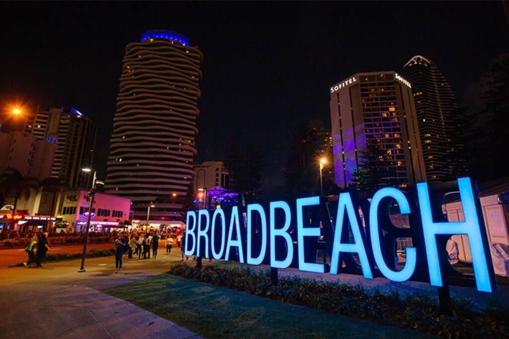 Apartment Prime Broadbeach Location Wpool Free Onsite Parking Gold Coast