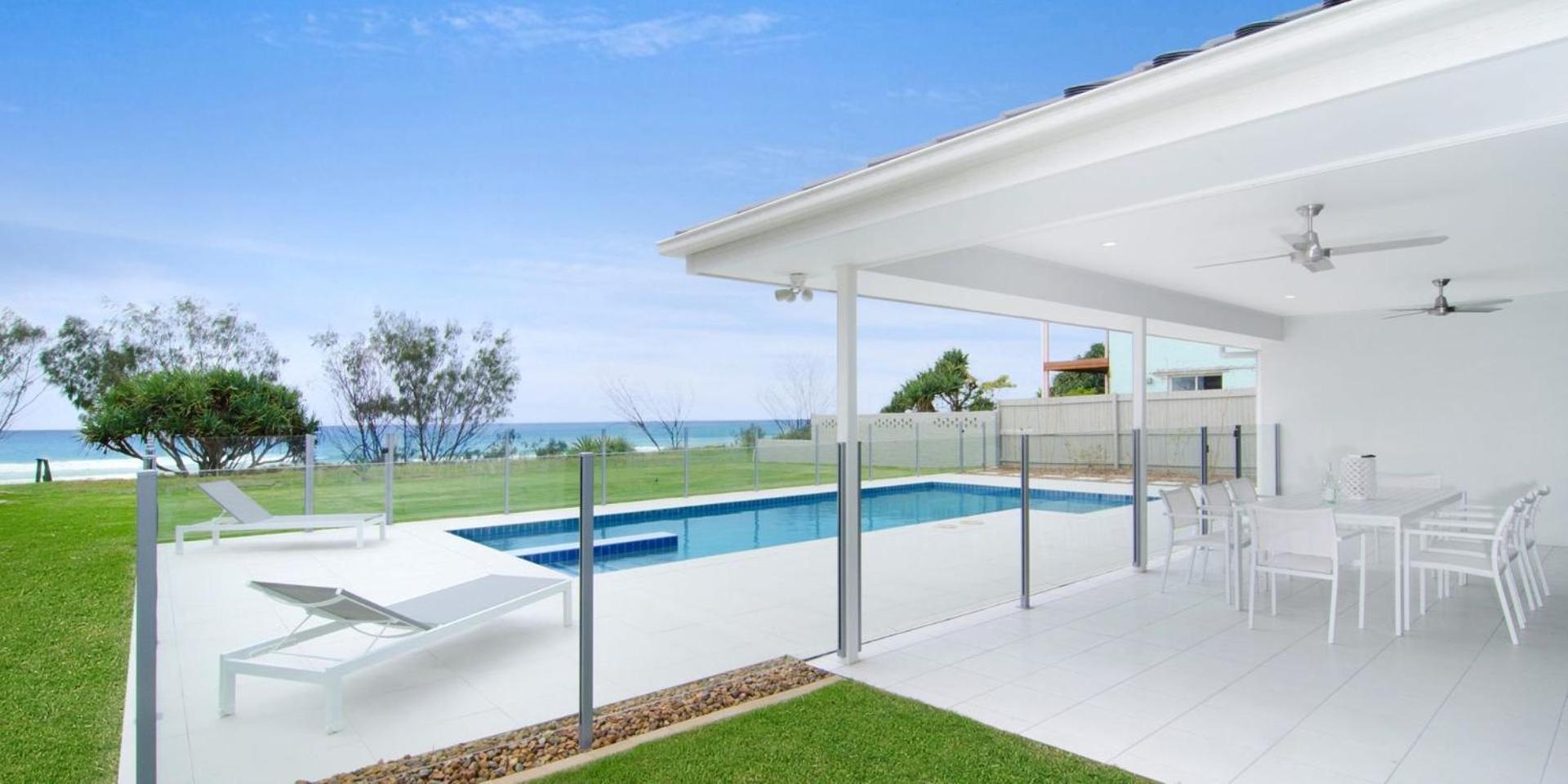 Sentosa On Tugun - Beachfront 5 Bedroom Holiday home Gold Coast
