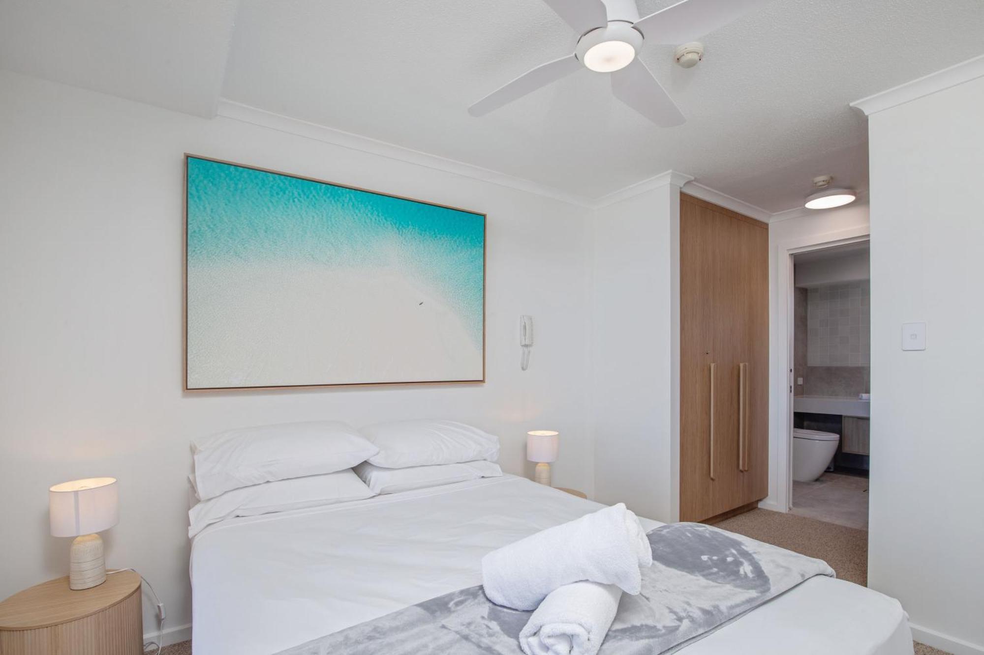 Crystal Beachfront Aparthotel 3*