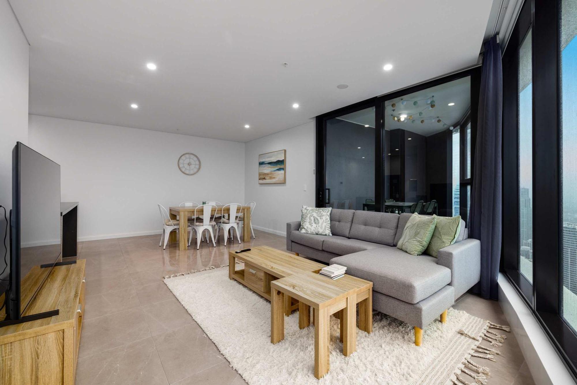 Oceanfront Retreat Serene Views Walk To The Apartamento Gold Coast