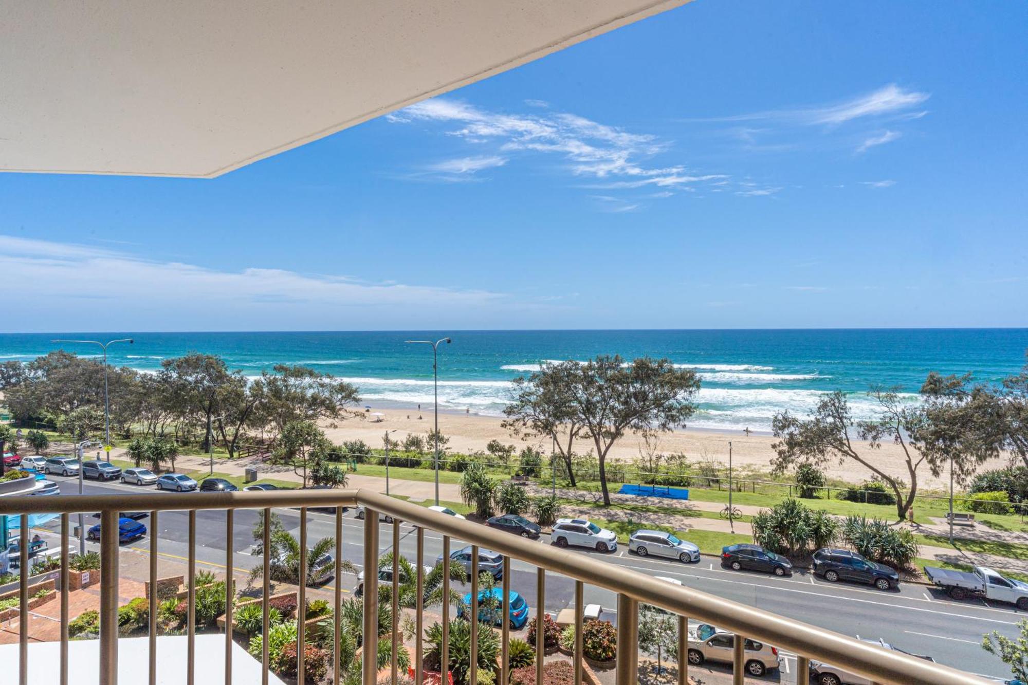 New! Beachfront Bliss 2 Bed 2 Bath Stunning Ocean Views * Gold Coast