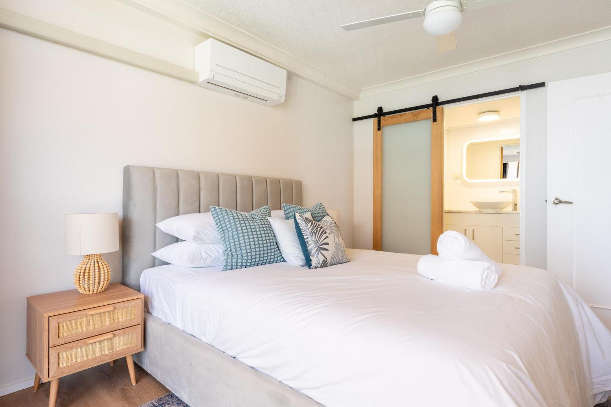 New! Beachfront Bliss 2 Bed 2 Bath Stunning Ocean Views *