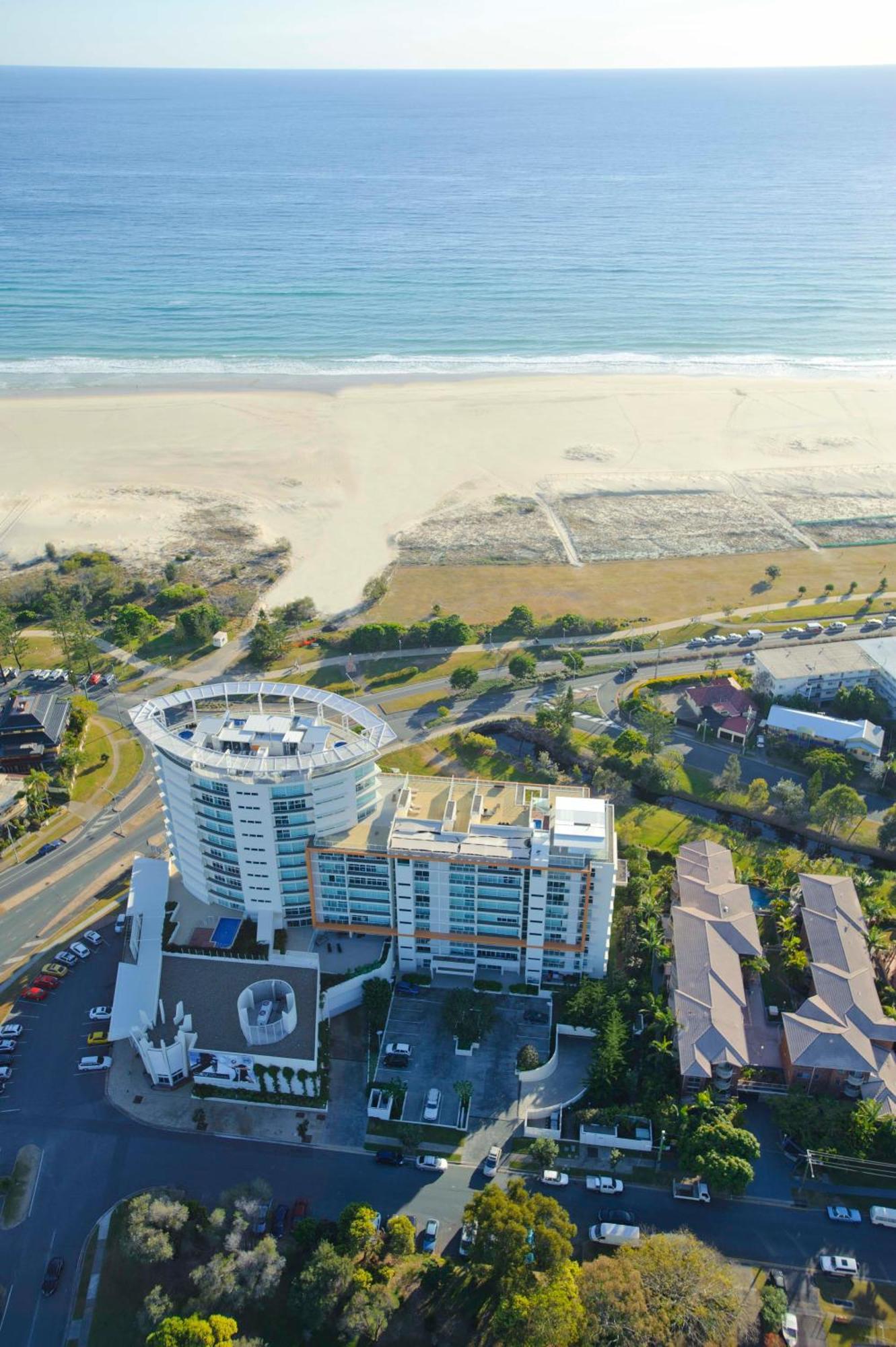 Kirra Surf 4*