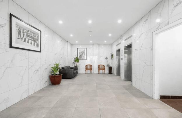 Apartment Paradise Towers *
