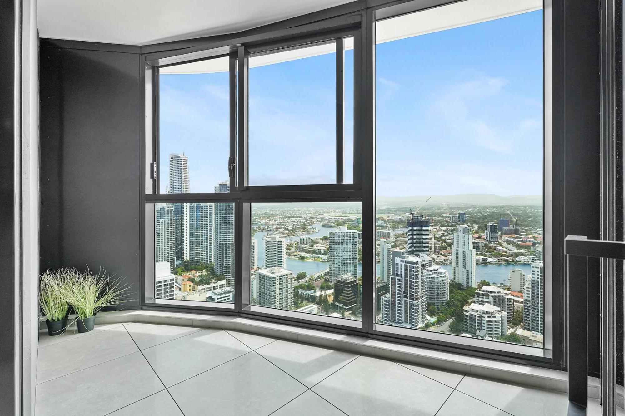 Sky-high Beachside - Pet Friendly * Gold Coast