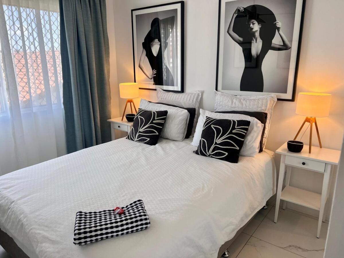 Apartment Beautiful Broadbeach Living!