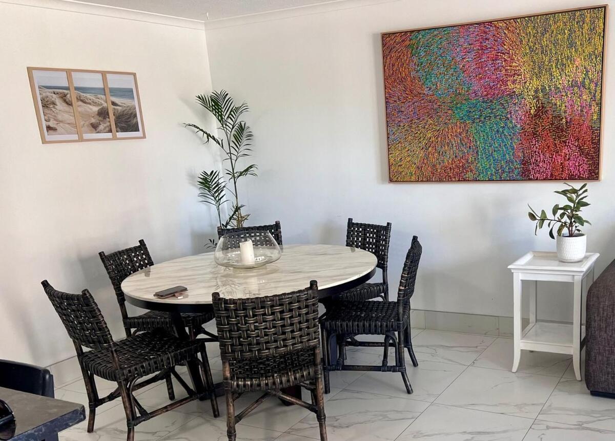 Beautiful Broadbeach Living!