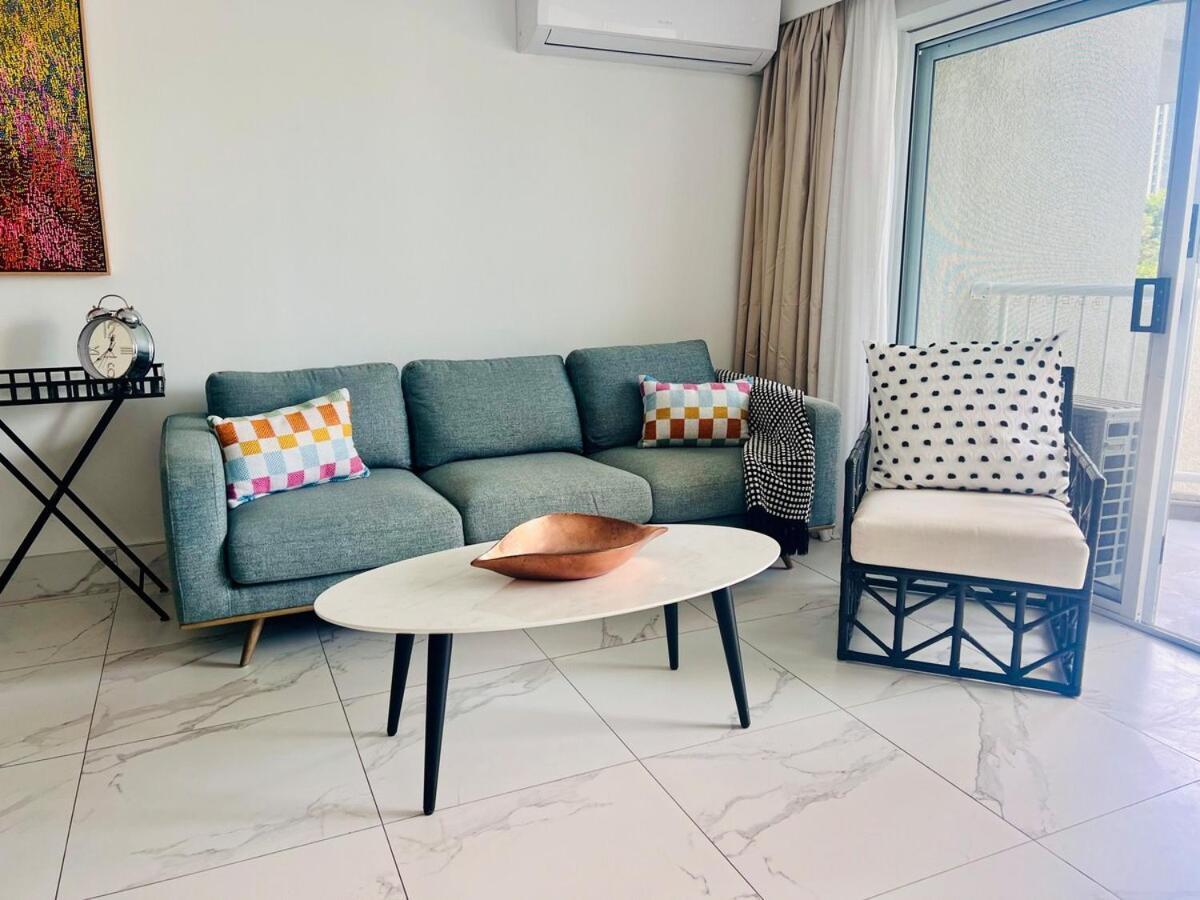Apartment Beautiful Broadbeach Living! Gold Coast